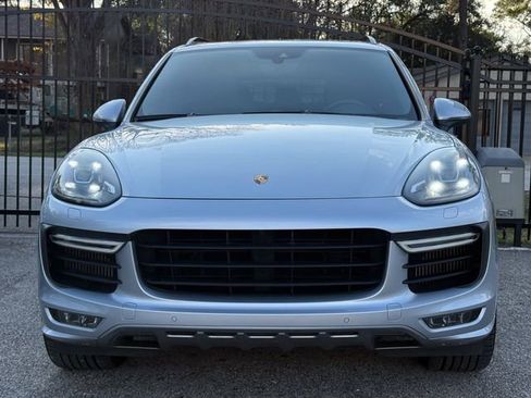 Used 2016 Porsche Cayenne GTS image 2