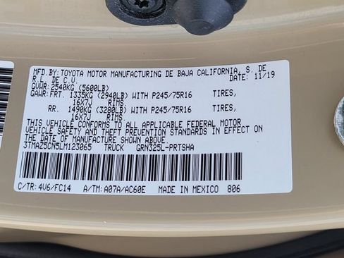Used 2020 Toyota Tacoma SR5 RWD image 16