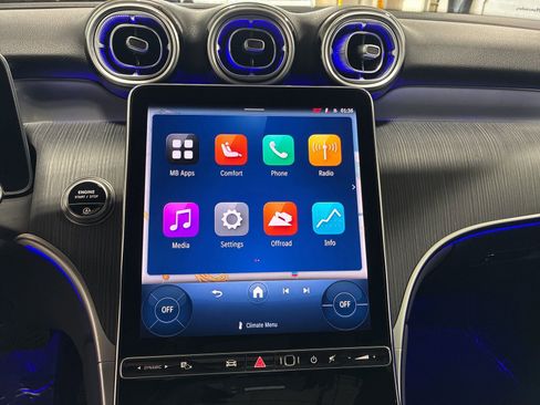 Used 2025 Mercedes-Benz GLC 300 4MATIC image 15