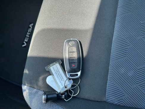 Used 2025 Nissan Versa SV FWD image 18