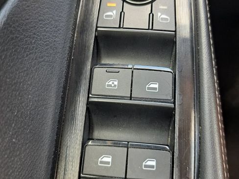 Used 2025 Nissan Rogue SV FWD image 16