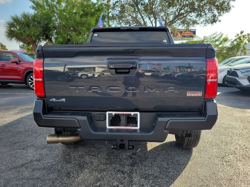 Used 2024 Toyota Tacoma SR image 10