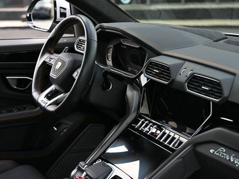 Used 2023 Lamborghini Urus S image 43