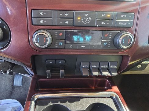 Used 2011 Ford F250 Lariat w/ Lariat Interior Pkg image 20