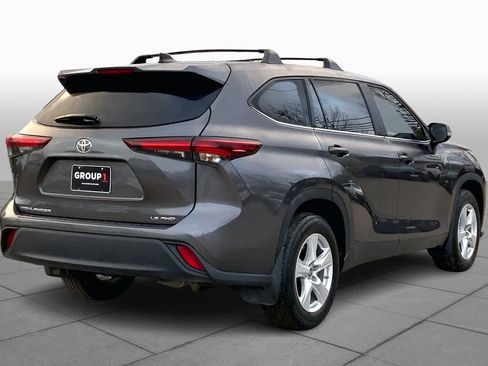 Used 2024 Toyota Highlander LE image 13