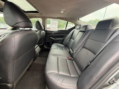 Used 2023 Nissan Altima 2.5 SR w/ SR Premium Package FWD image 15