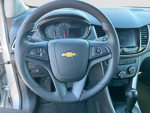 Used 2022 Chevrolet Trax LS w/ Tint and Cruise Package FWD image 11