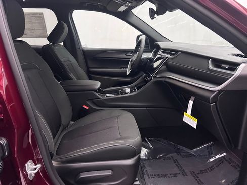New 2026 Jeep Grand Cherokee L Laredo AWD/4WD image 19