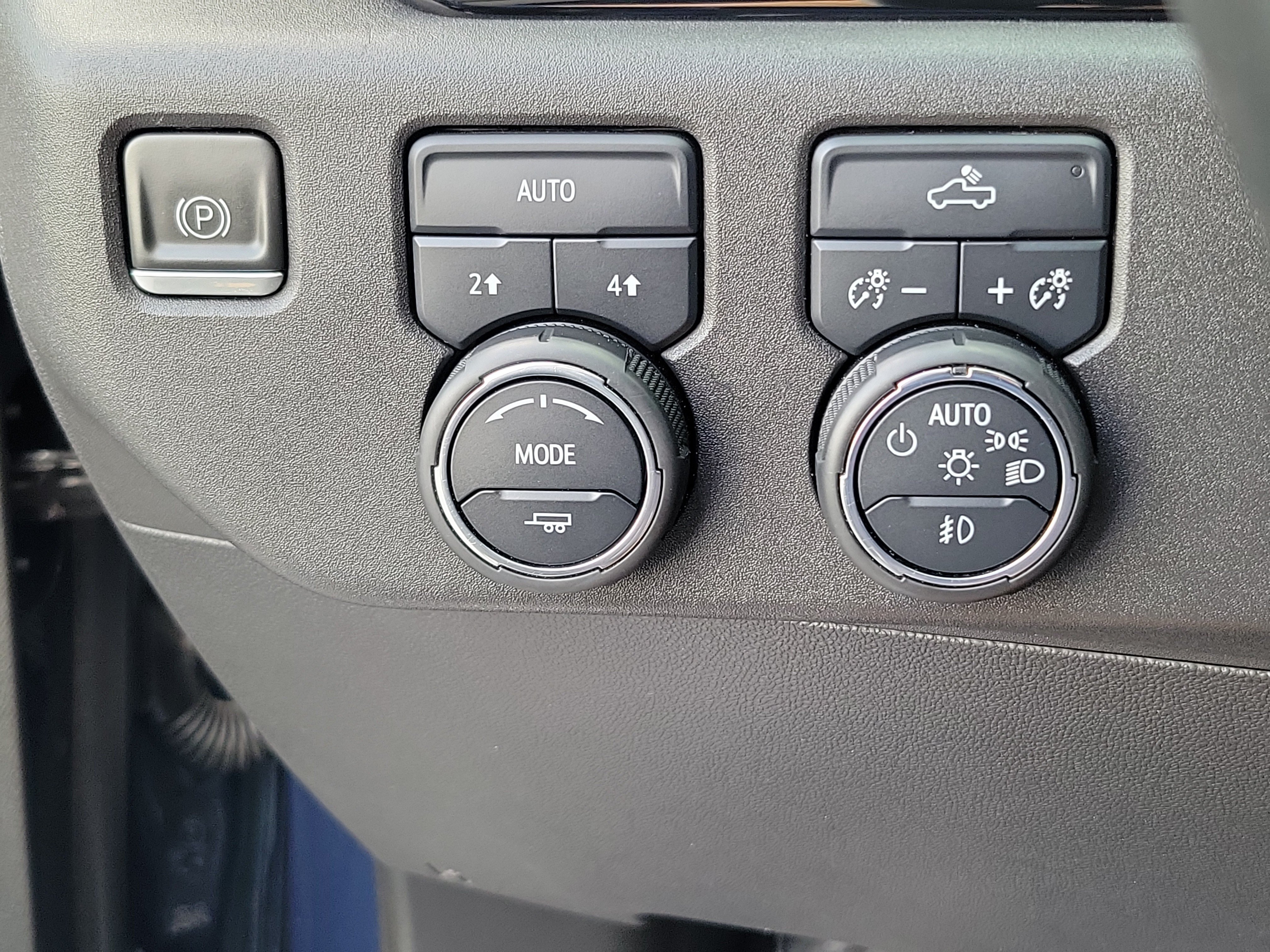 Used 2023 Chevrolet Silverado 1500 RST AWD/4WD image 17