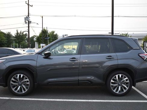 Used 2025 Subaru Forester Touring AWD/4WD image 5