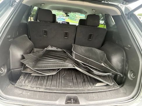 Used 2024 Chevrolet Blazer LT w/ Convenience Package FWD image 10