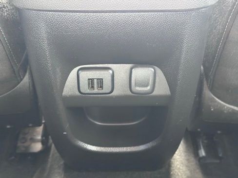 Used 2015 Chevrolet Colorado LT image 29