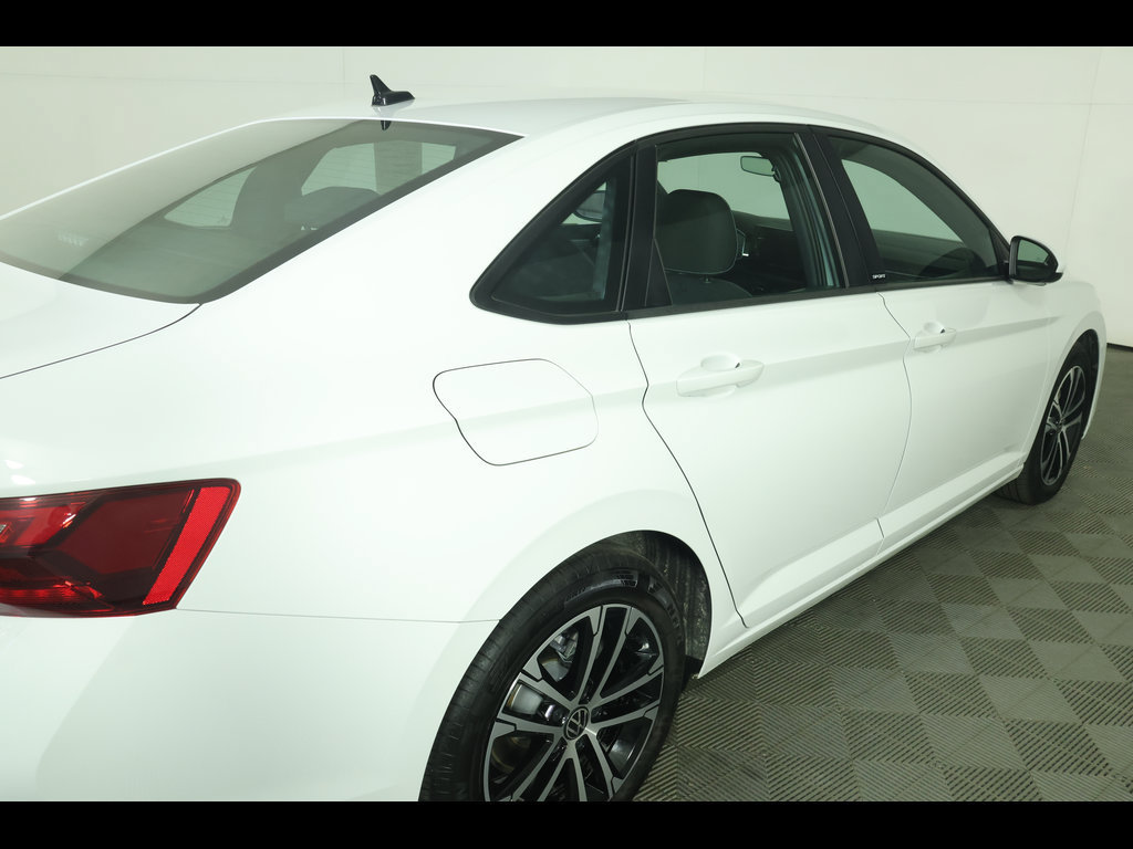 Used 2026 Volkswagen Jetta Sport FWD image 17