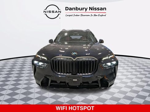 Used 2024 BMW X7 xDrive40i w/ M Sport Package AWD/4WD image 9