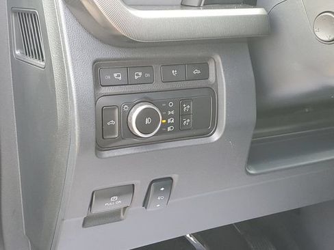 Used 2024 Ford F250 Platinum AWD/4WD image 9