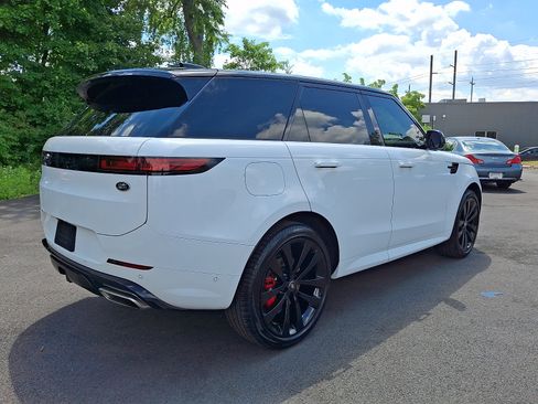 Used 2023 Land Rover Range Rover Sport SE Dynamic AWD/4WD image 4