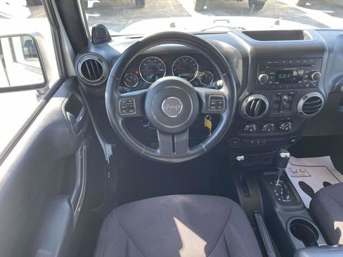 Used 2013 Jeep Wrangler Unlimited Sport image 10