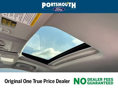 New 2025 Ford Maverick Lobo image 8