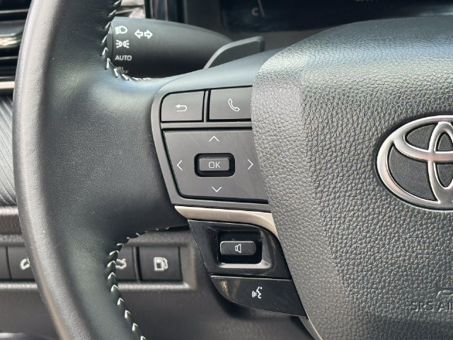 Used 2025 Toyota Camry SE FWD image 23