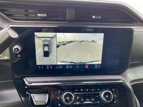 Used 2024 GMC Sierra 2500 AT4X image 19