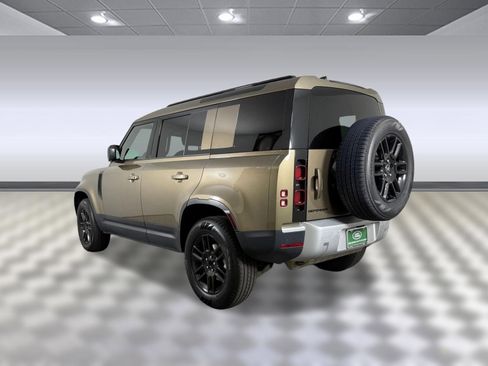 Used 2025 Land Rover Defender 110 S AWD/4WD image 3