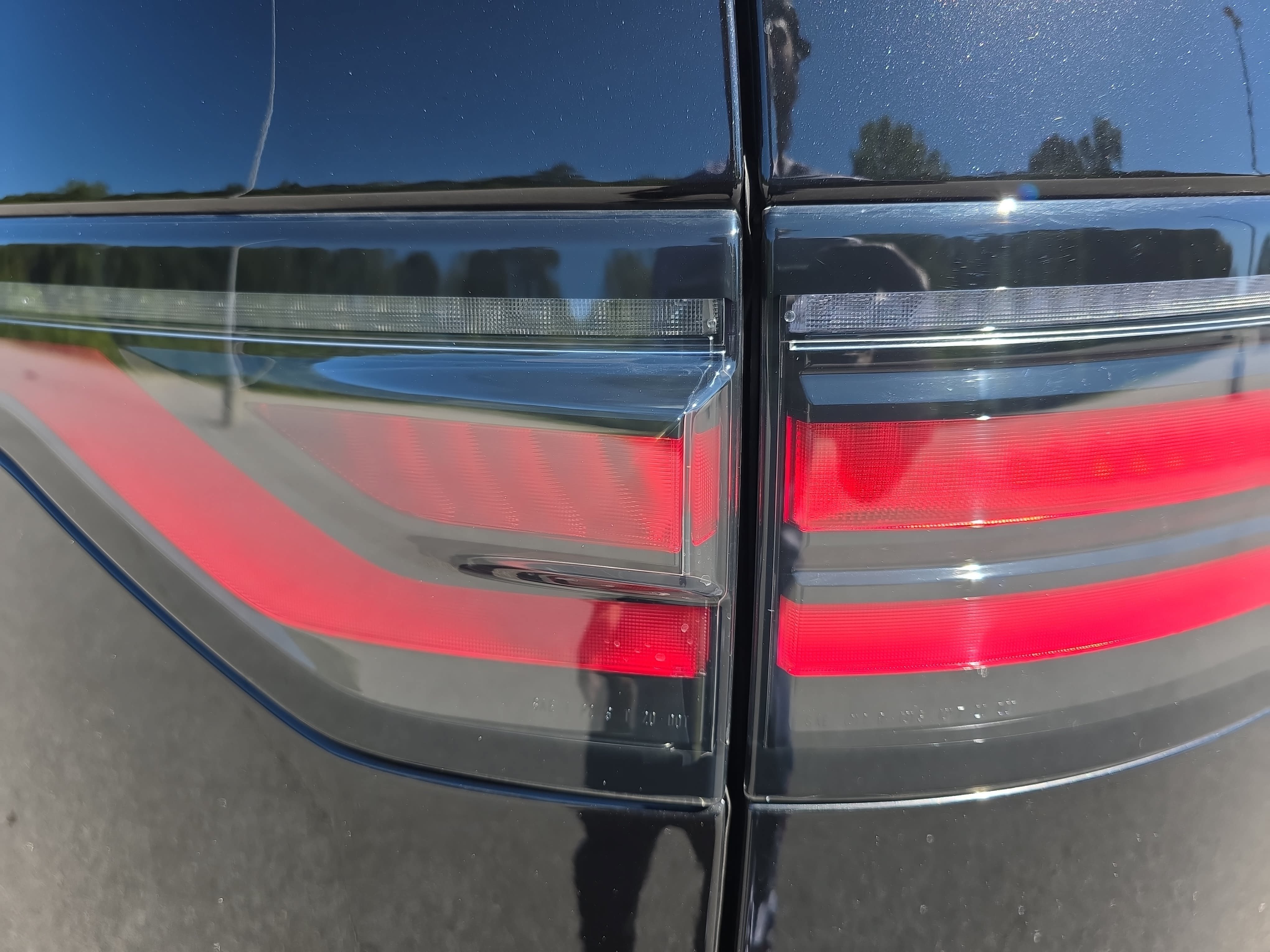 New 2026 Land Rover Discovery Limited Edition AWD/4WD image 35