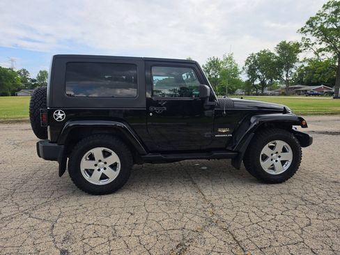 Used 2009 Jeep Wrangler Sahara w/ Dual Top Group AWD/4WD image 8