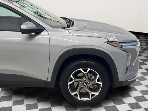 Certified 2025 Chevrolet Trax LT FWD image 6