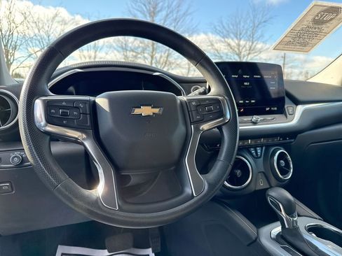 Used 2024 Chevrolet Blazer LT FWD image 19