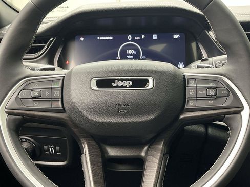 Used 2026 Jeep Grand Cherokee Limited AWD/4WD image 16