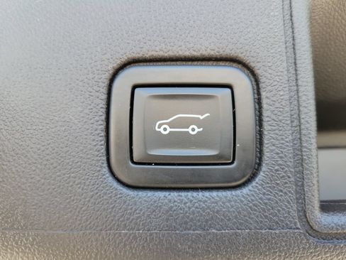 Used 2023 GMC Terrain SLE w/ Driver Convenience Package AWD/4WD image 10