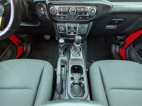 Used 2020 Jeep Wrangler Unlimited Sahara AWD/4WD image 20