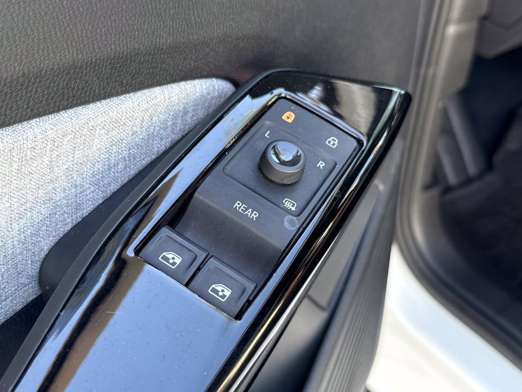 Used 2023 Volkswagen ID.4 2WD image 18