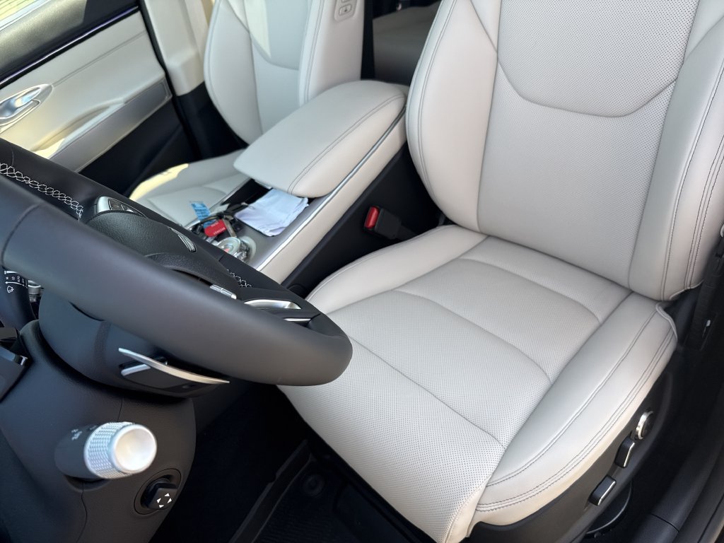 New 2027 Genesis GV70 2.5T Select AWD/4WD image 10