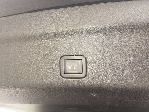 Used 2024 Cadillac Escalade ESV Sport AWD/4WD image 17