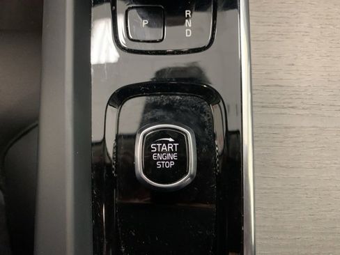 Certified 2025 Volvo XC60 B5 Plus image 14