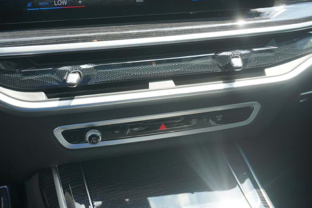 Used 2023 BMW X7 xDrive40i w/ Executive Package AWD/4WD image 19