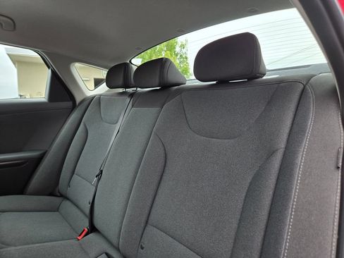 Certified 2025 Kia K4 FWD image 17