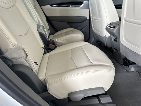 New 2025 Cadillac XT6 Premium Luxury image 37