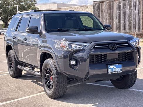 Used 2024 Toyota 4Runner SR5 Premium w/ Moonroof Package RWD image 8