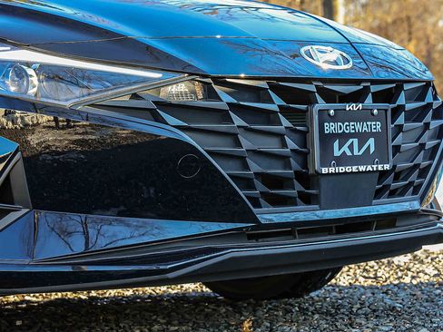 Used 2023 Hyundai Elantra SEL w/ Convenience Package image 26