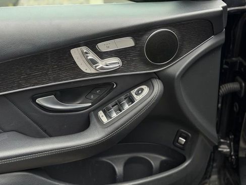 Used 2022 Mercedes-Benz GLC 300 4MATIC image 21