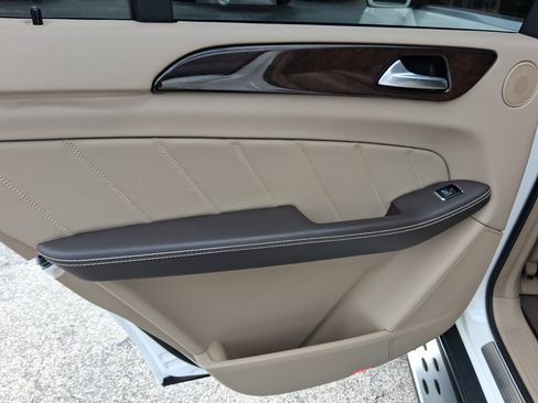 Used 2016 Mercedes-Benz GL 450 4MATIC image 26