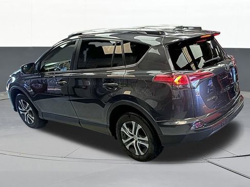 Used 2017 Toyota RAV4 LE image 5