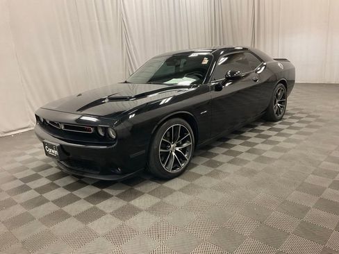 Used 2018 Dodge Challenger R/T w/ Performance Handling Group RWD image 12
