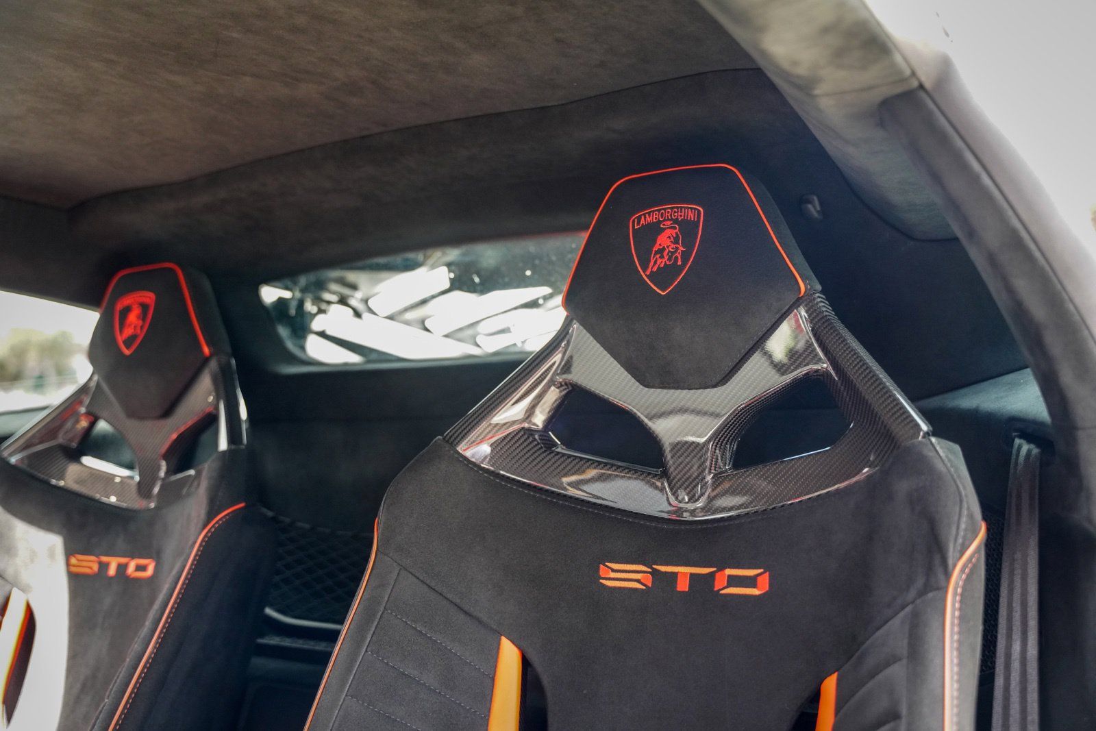 Used 2023 Lamborghini Huracan STO RWD image 37