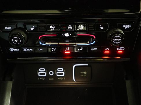 New 2025 Jeep Grand Cherokee L Limited w/ Luxury Tech Group II AWD/4WD image 27