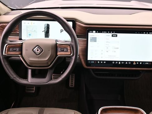 Used 2022 Rivian R1T Adventure AWD/4WD image 11