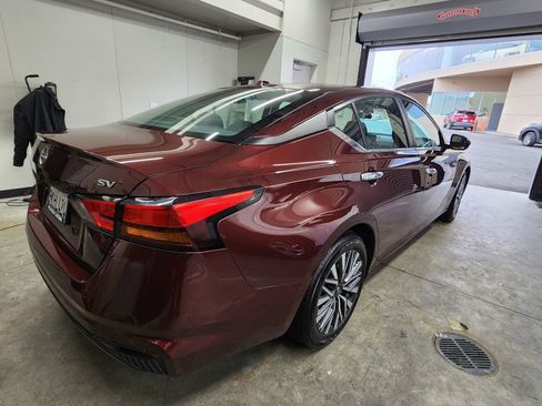Used 2024 Nissan Altima 2.5 SV FWD image 31
