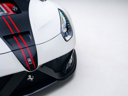 Used 2016 Ferrari F12 Berlinetta RWD image 8